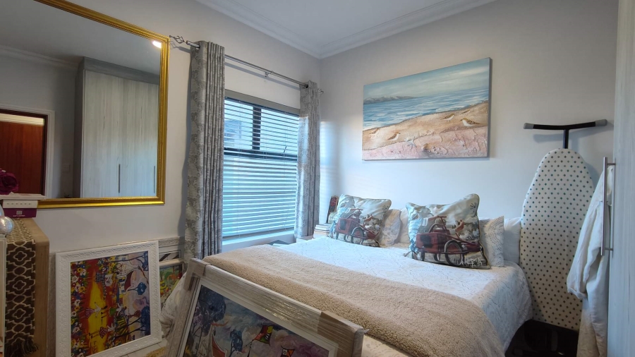 3 Bedroom Property for Sale in Hartenbos Heuwels Western Cape